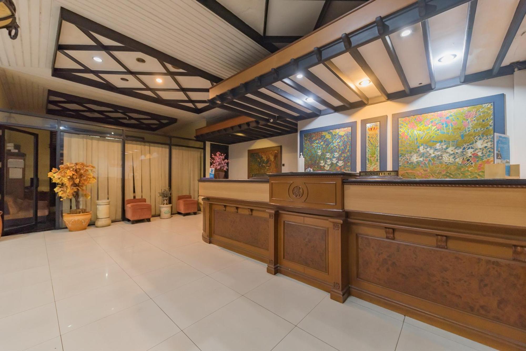 Urbanview Hotel Crown Tasikmalaya By Reddoorz Ngoại thất bức ảnh
