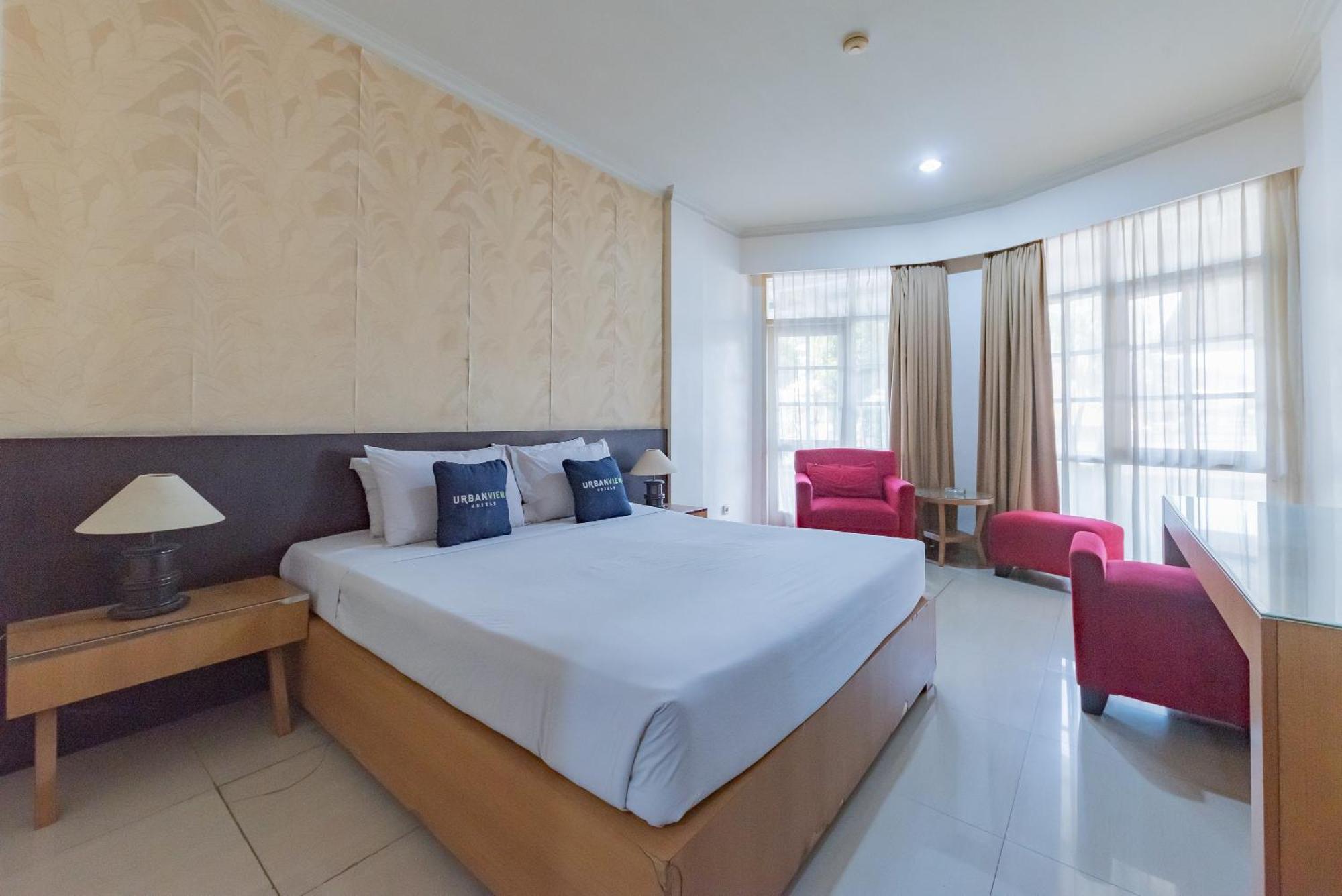Urbanview Hotel Crown Tasikmalaya By Reddoorz Ngoại thất bức ảnh