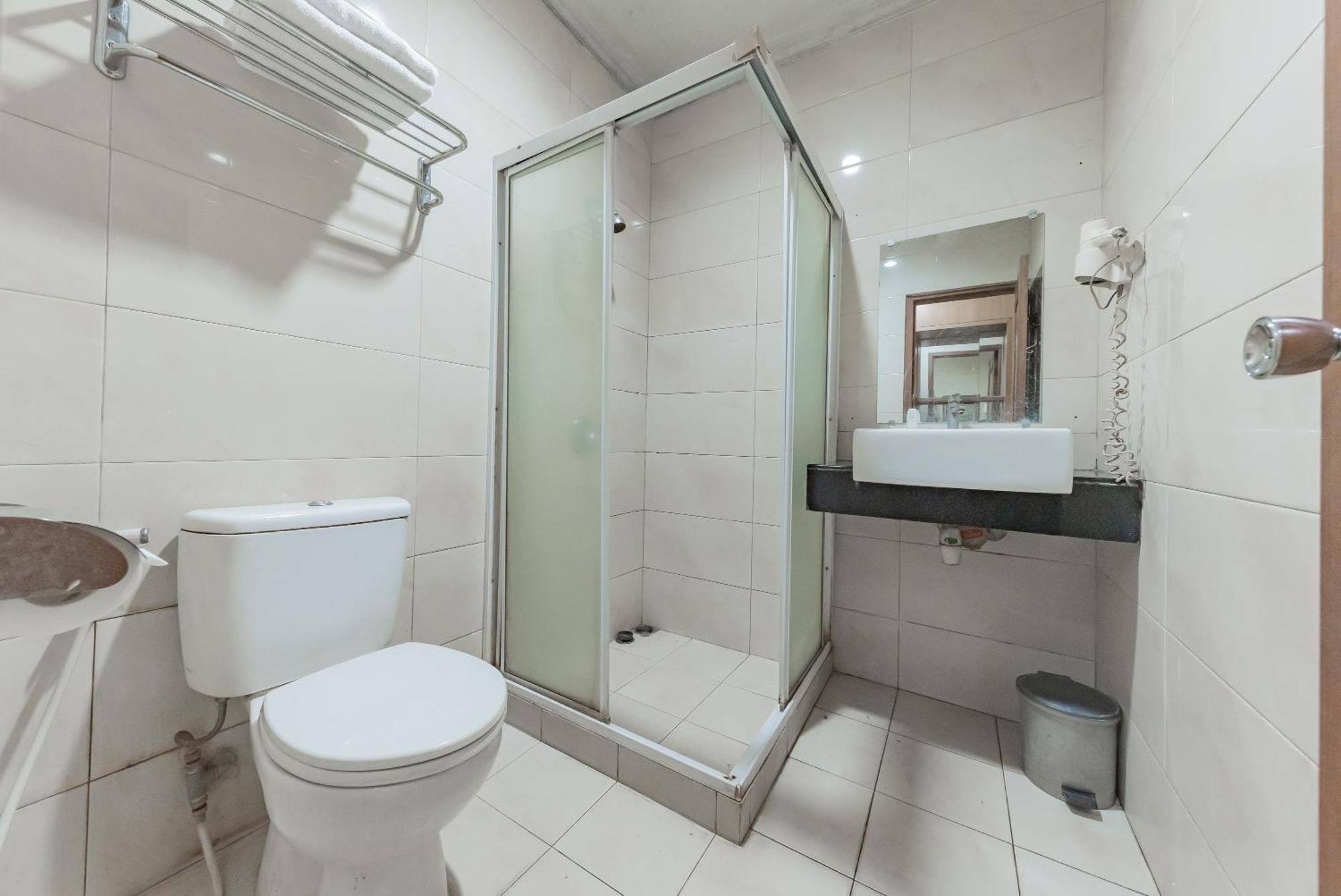 Urbanview Hotel Crown Tasikmalaya By Reddoorz Ngoại thất bức ảnh
